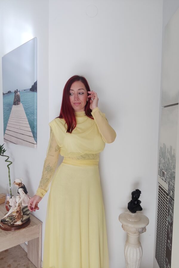 Conjunto amarillo gasa