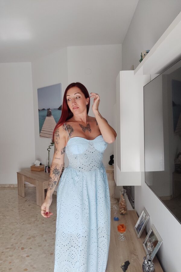 Vestido celeste brocado