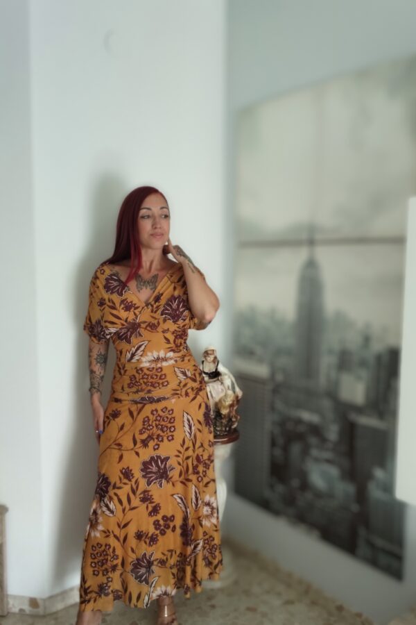 Vestido flor mostaza.